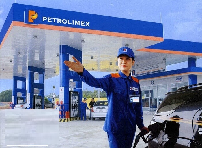  A Petrolimex gasoline station. Photo courtesy of the group. 