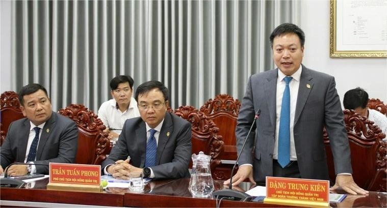 Truong Thanh Vietnam chairman Dang Trung Kien (standing) at a meeting with Tra Vinh authorities in the province, southern Vietnam, September 4, 2024. Photo courtesy of Tra Vinh news portal.