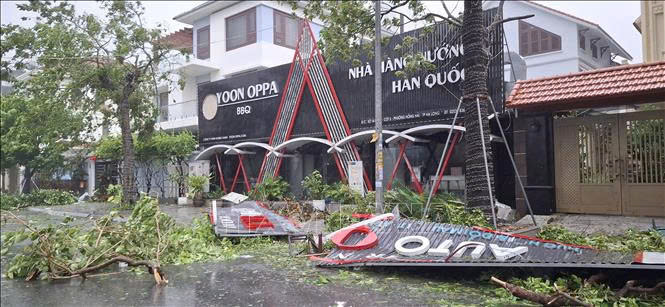 A restaurant in Ha Long, Quang Ninh Province, northern Vietnam was hit by Typhoon Yagi. Photo courtesy of Vietnam News Agency.