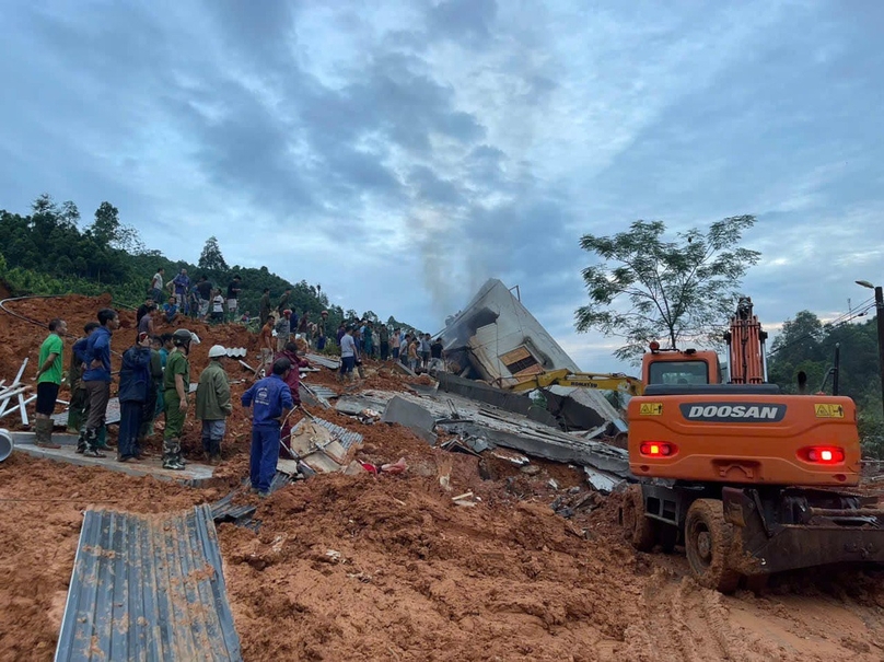 Scene of a landslide in Yen Bai province, northern Vietnam. Photo courtesy of Tuoi Tre (Youth) newspaper.