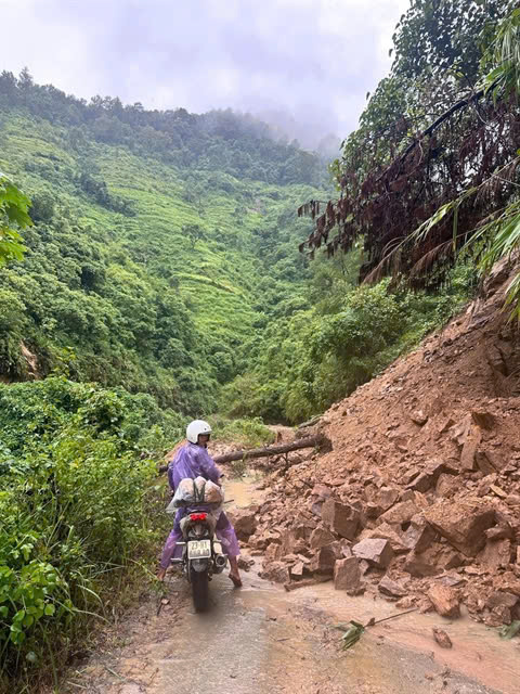 A landslide in Hoang Su Phi district in Ha Giang province. Photo courtesy of Dan Tri (Intellect) newspaper.