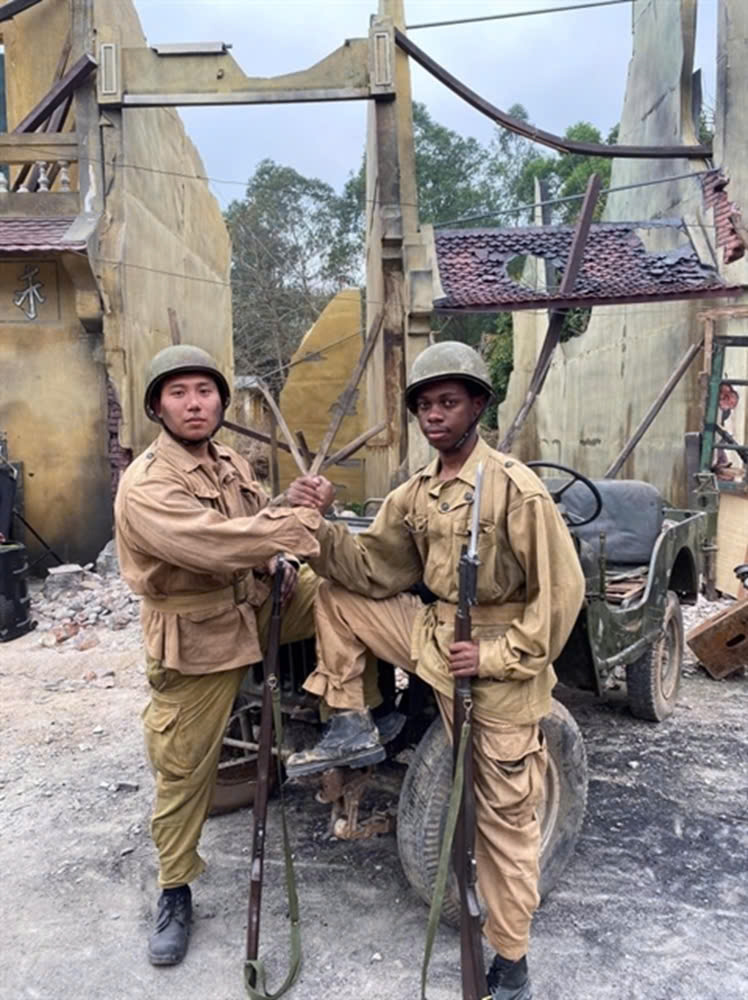 His family’s pride was evident when they saw him (right) starring in the film 'Đào, Phở và Piano' (Dao, Pho and Piano), a moment that showcased his deep embrace of Vietnamese culture. Photo courtesy of Oraiden Manuel Sabonete