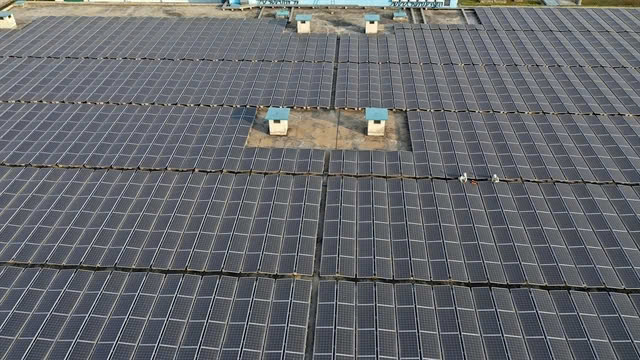 A solar power farm in Hau Giang province. Photo courtesy of Vietnam News Agency.