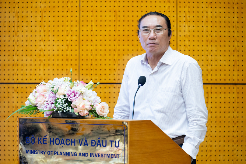 Nguyen Van Phung, former head of the Bureau of Large Enterprises Management under the Ministry of Finance’s General Department of Taxation, speaks at a conference on excise tax in Hanoi, September 20, 2024. Photo by The Investor.