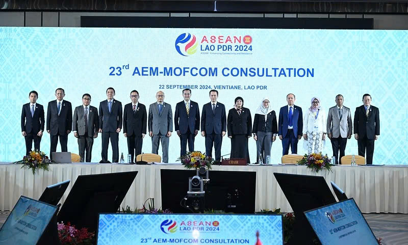 At the 23rd ASEAN Economic Ministers - China Ministry of Commerce Consultation (AEM-MOFCOM) on September 22, 2024 in Vientiane, Laos. Photo courtesy of Vietnam News Agency.