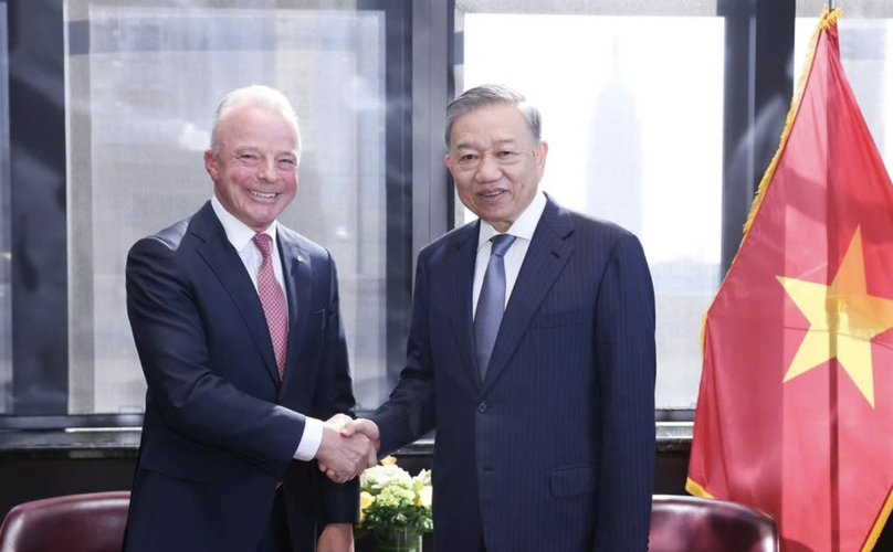 Vietnam’s Party General Secretary and State President To Lam (right) receives  Boeing Global president Brendan Nelson in New York, September 22, 2024. Photo courtesy of Vietnam News Agency.