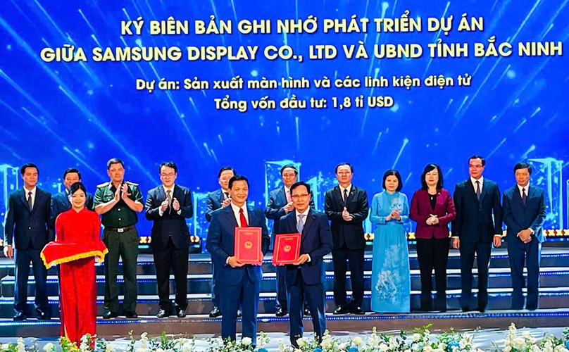 An MoU is signed for a $1.8 bllion project invested by South Korea's Samsung Display Co., Ltd., Bac Ninh province, northern Vietnam, September 22, 2024. Photo courtesy of Bac Ninh newspaper.