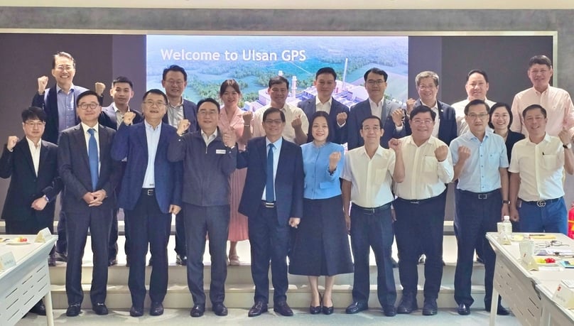 Delegations of SK Group and Khanh Hoa province at a meeing in Ulsan city, South Korea, September 24, 2024. Photo courtesy of Khanh Hoa newspaper.