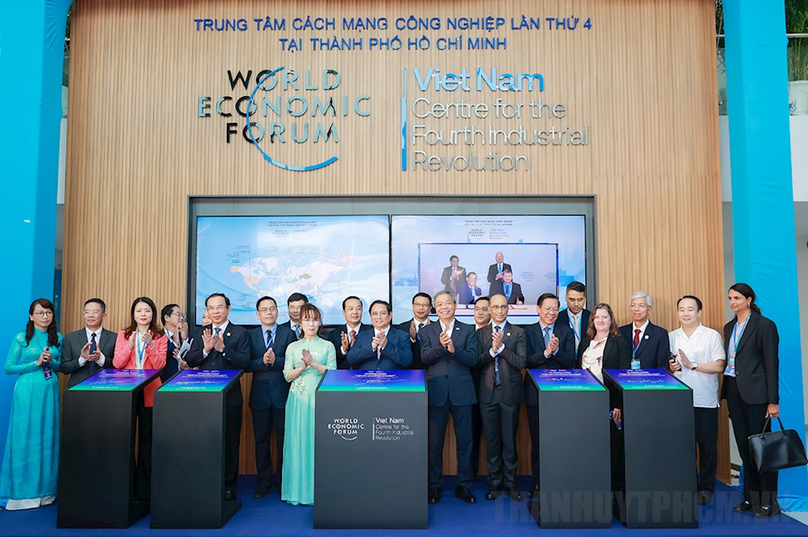 Prime Minister Pham Minh Chinh, Secretary of the HCMC Party Committee Nguyen Van Nen and Chairman of the HCMC People's Committee Phan Van Mai were among senior officials attending the inauguration ceremony of the Center for Industry 4.0 Revolution (C4IR) at the Saigon High-Tech Park, September 25, 2024. Photo courtesy of HCMC People's Committee.