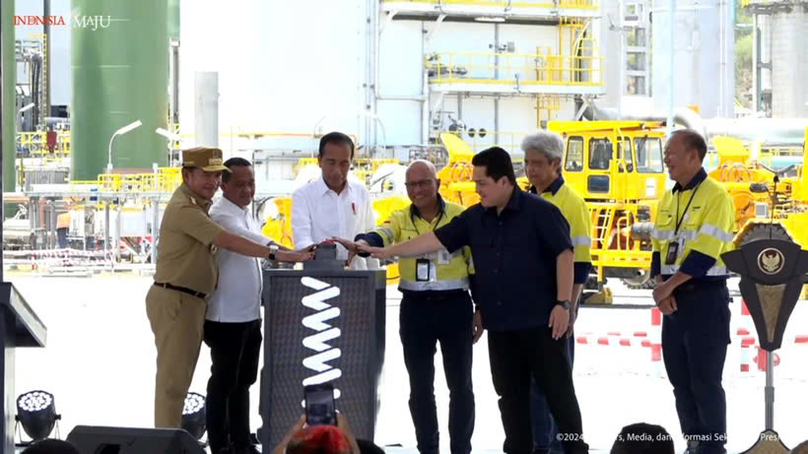 President Joko Widodo officiates PT Amman Mineral Internasional Tbk’s copper smelter and gold refinery in West Sumbawa regency, West Nusa Tenggara province. Photo courtesy of the Presidential Secretariat.