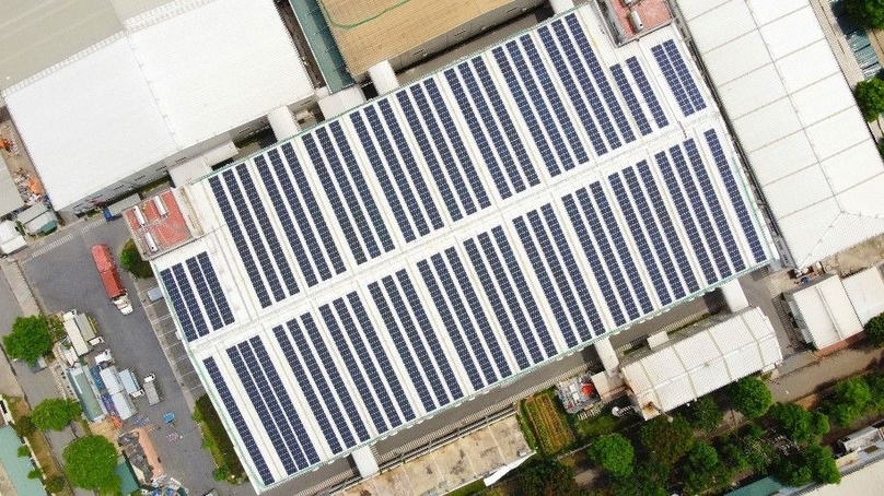 A rooftop PV system with modules provided by LONGi and installed by Solar Electric Vietnam at a garment factory owned by Star Fashion Co., a subsidiary of Crystal International Group, in Hanoi. Photo courtesy of LONGi.