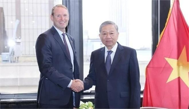 Party General Secretary and State President To Lam meets with Nate Franklin, founder and chairman of Pacifico Energy Group in New York, September 25, 2024. Photo courtesy of Vietnam News Agency.