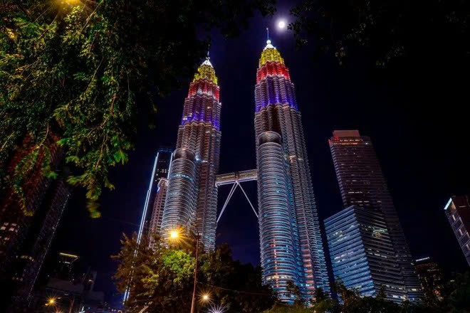  Petronas Twin Tower in Kuala Lumpur, Malaysia. Photo courtesy of thesundaily.my.