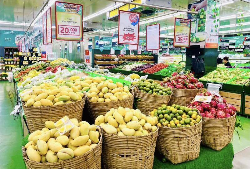 Fruits at a supermarket in Vietnam. Photo courtesy of VnEconomy.