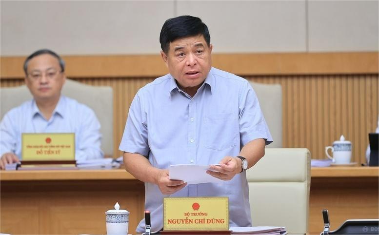 Minister of Planning and Investment Nguyen Chi Dung speaks at a government meeting in Hanoi, October 7, 2024. Photo courtesy of the government's news portal.