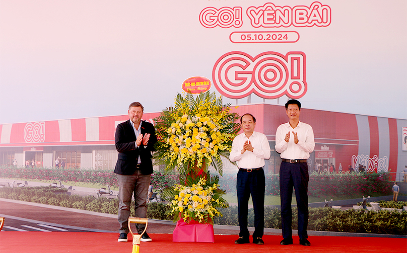 Central Retail Vietnam CEO Olivier Langlet (left) at the groundbreaking ceremony of a GO! mall in Yen Bai province, northern Vietnam, on October 5, 2024. Photo courtesy of Yen Bai newspaper.