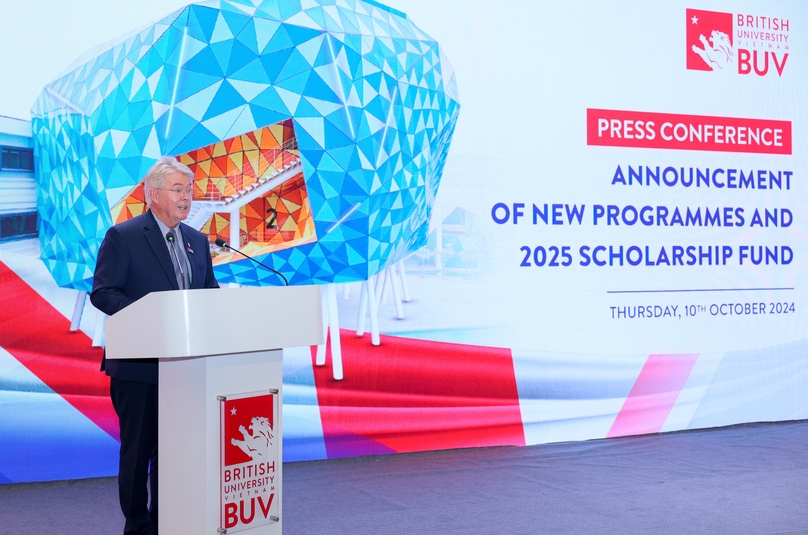 Professor Raymond Gordon, vice-chancellor and president of British University Vietnam (BUV), addresses the announcement of new programs at BUV, Hanoi, October 10, 2024. Photo courtesy of BUV.