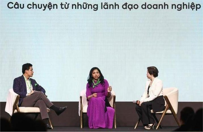 From left: moderator Tran Quoc Khanh; Ziena Jalil, board member of Education New Zealand; and Tran Tue Tri, senior advisor with Vietnam Brand Purpose, at The Makeover 2024 event organized by Talentnet in Ho Chi Minh City, October 15, 2024. Photo courtesy of Talentnet.