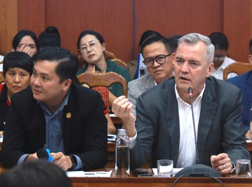 Steven Wolstenholme, president and CEO of Singapore-invested Hoi An South Development Ltd, speaks at a meeting with Quang Nam officials, October 17, 2024. Photo by The Investor/Thanh Van.