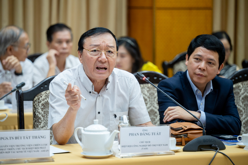 Phan Dang Tuat, president of the Vietnam Association for Supporting Industries (VASI), speaks at the workshop, October 18, 2024. Photo by The Investor.