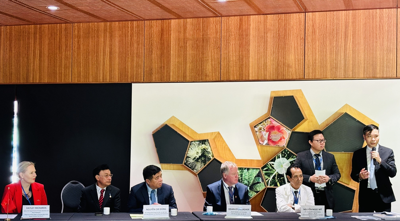 Do Van Su (first, right), deputy director of the Foreign Investment Agency (FIA) under the Ministry of Planning and Investment, speaks at the Vietnam-Australia Business Roundtable in Darwin, Australia, October 19, 2024. Photo by The Investor/Phong Cam.