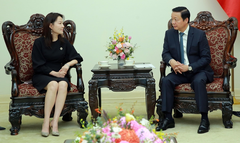 Vietnamese Deputy Prime Minister Tran Hong Ha (right) meets with general director of China Pacific Construction Group Wo Jing in Hanoi, October 18, 2024. Photo courtesy of the government’s news portal.