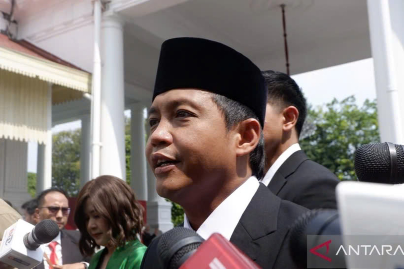 Indonesian Forestry Minister Raja Juli Antoni delivers statements to the press before his inauguration at the Presidential Palace, Jakarta, October 21, 2024. Photo courtesy of Antara.