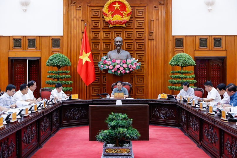 Prime Minister Pham Minh Chinh chairs a meeting in Hanoi on October 19, 2024. Photo courtesy of the government;s news portal.