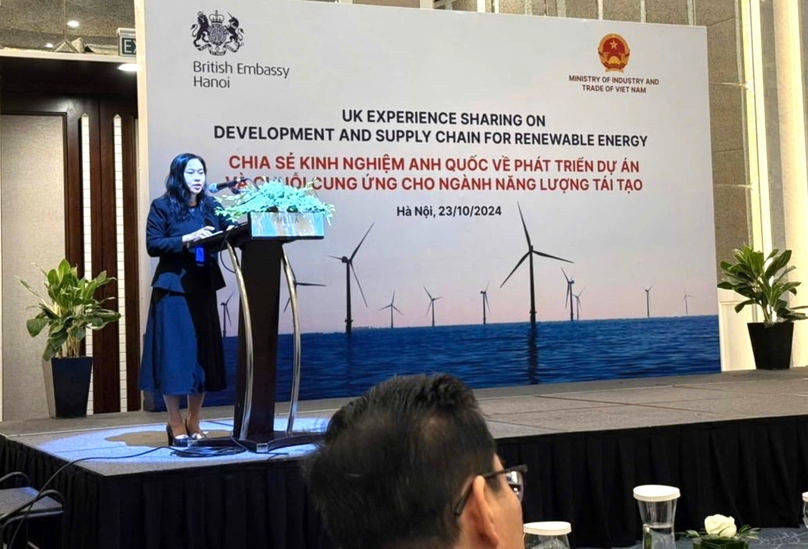   UK embassy’s energy attaché Le Thi Ngoc Bich speaks at the workshop on UK experience in development and supply chain for renewable energy in Hanoi, October 23, 2024. Photo courtesy of the embassy.