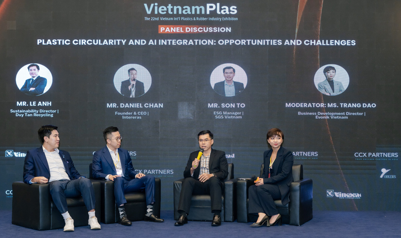  A panel discussion at VietnamPlas in HCMC. Photo courtesy of CCX Partners.