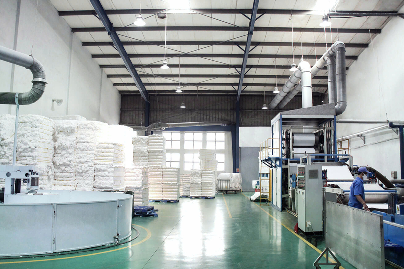 Cotton production at Bong Bach Tuyet, Vietnamese healthcare firm in the domestic market for more than 60 years. It is among Vietnamese companies that have successfully leveraged e-commerce to overcome challenges. Photo by The Investor/Lien Thuong.