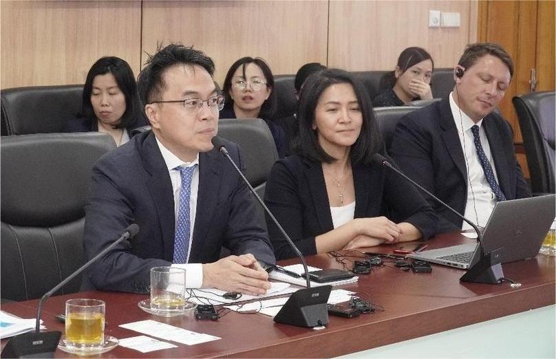 From left: Young Lee, managing director, chief operating officer of IED Asia-Pacific, Morgan Stanley; and Wanming Du, head of index policy, APAC, FTSE Russell. Photo courtesy of SSC.