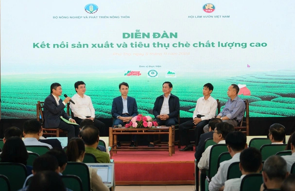 Panel discussion at the “Connecting production and consumption of high-quality tea” forum held in Phu Tho Province, northern Vietnam, November 5, 2024. Photo courtesy of Nong nghiep Viet Nam (Vietnam Agriculture) newspaper.