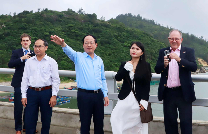 PNE CEO Per Hornung Pedersen (first, right) during a site survey in Binh Dinh province, central Vietnam, October 22, 2024. Photo courtesy of Binh Dinh news portal.