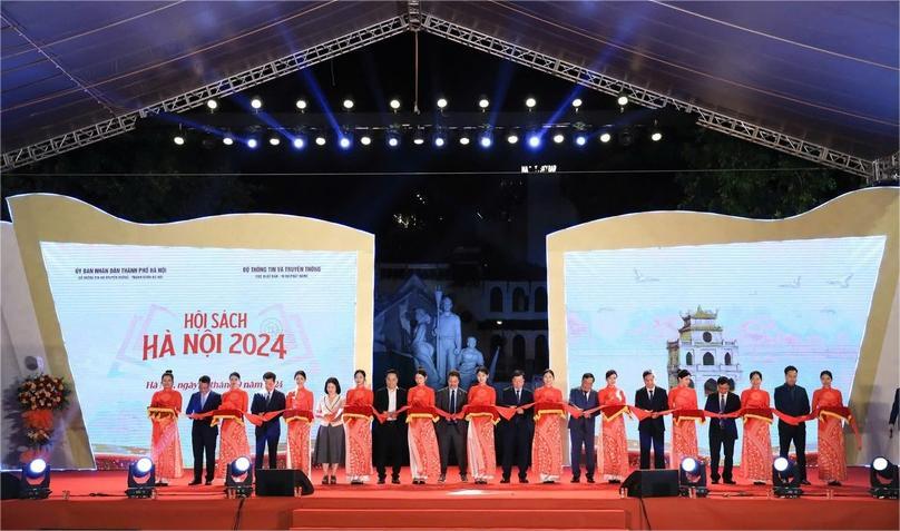 Delegates cut the ribbon to open Hanoi Book Fair 2024. Photo by The Investor/Thuc Anh.