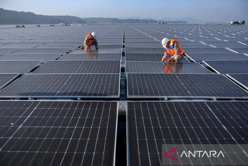  A solar power system in Indonesia. Photo courtesy of Antara.