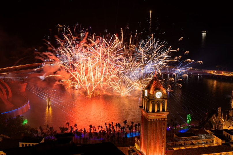 The Symphony of the Sea show, a dazzling display of colors, at Sunset Town.