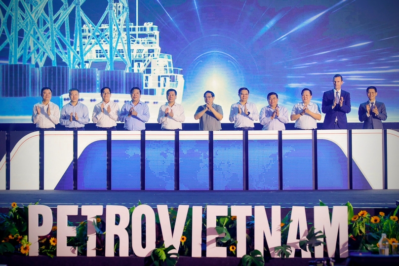 Prime Minister Pham Minh Chinh (center) attends the launching and delivery of offshore windfarm foundations from Petrovietnam to Orsted, in Ba Ria-Vung Tau province, southern Vietnam, December 1, 2024. Photo courtesy of the government's news portal.