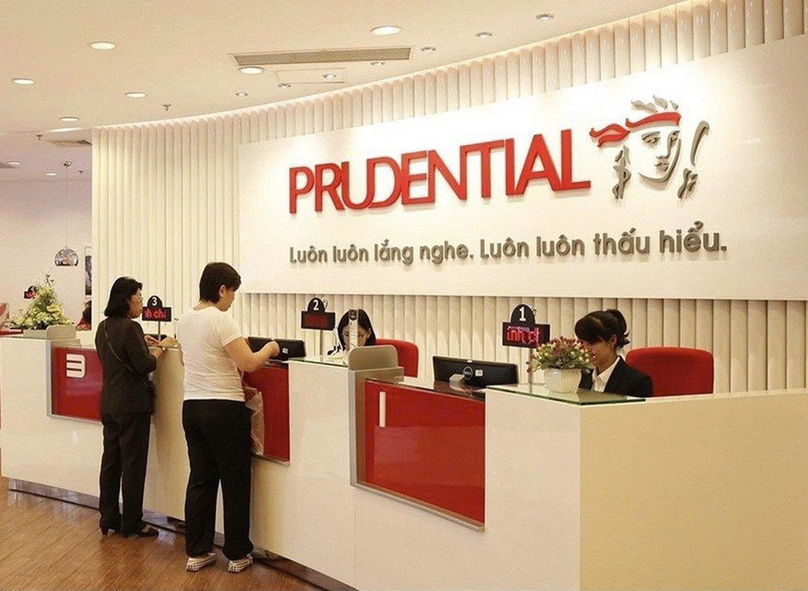 At an office of Prudential, one of the major life insurers in Vietnam. Photo courtesy of Thanh tra (Inspection) newspaper.