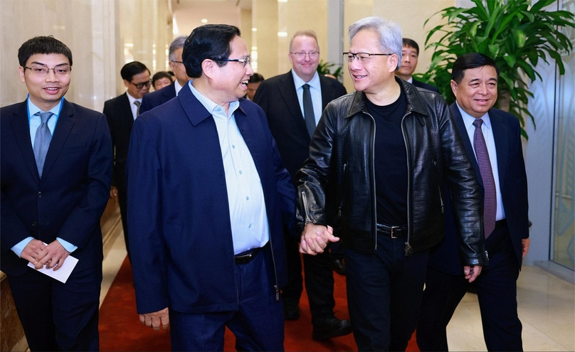 Prime Minister Pham Minh Chinh (left) and Nvidia's founder, president and CEO Jensen Huang in Hanoi, December 5, 2024. Photo courtesy of the government's news portal.