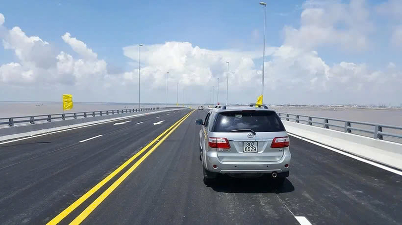 The Tan Vu-Lach Huyen bridge put into operation on September 2, 2017. Photo courtesy of Tuoi tre (Youth) newspaper.