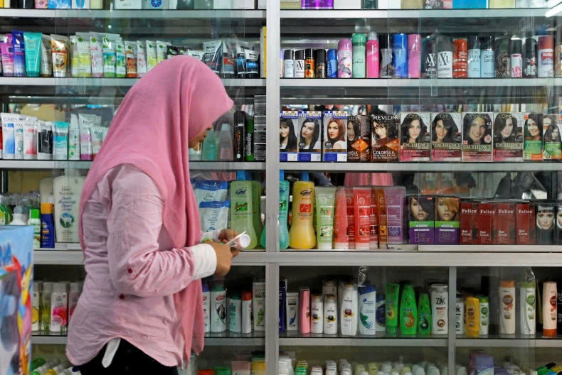 A customer at the store. Photo courtesy of Bangkok Post.