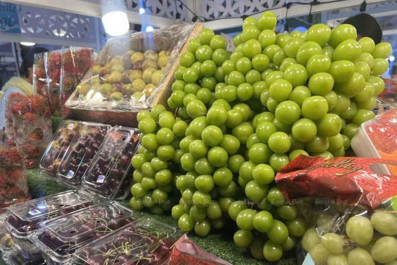 Imported fruits at a shop. Photo courtesy of Vietnam News Agency.