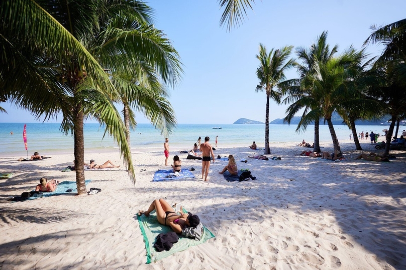 Phu Quoc attracts more international visitors from many countries.