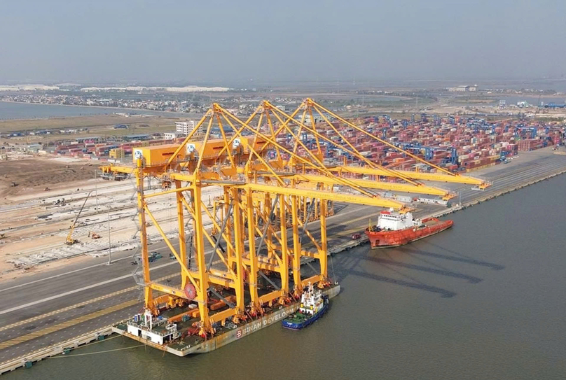 Three new STS gantry cranes just delivered to Hai Phong Port JSC. Photo courtesy of the company.