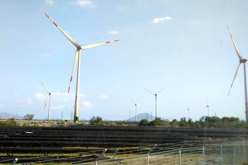 A wind farm in Ninh Thuan province, south-central Vietnam. Photo courtesy of Nguoi Lao Dong (Laborer) newspaper.