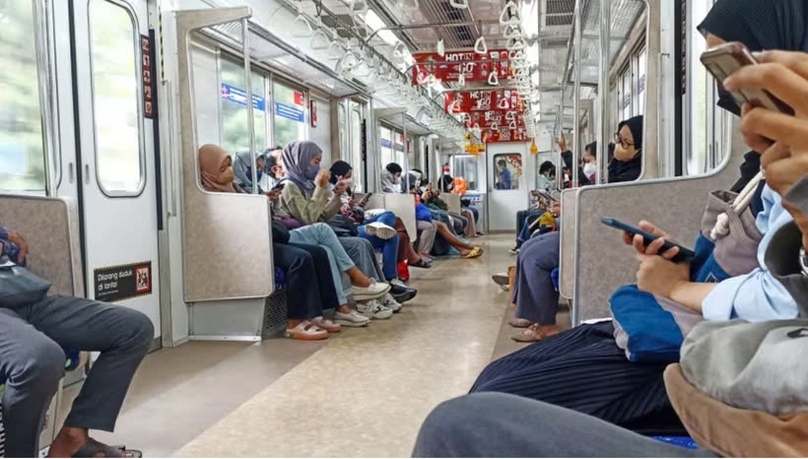  People are seen using an electric train (KRL) in Jakarta, Indonesia. Photo courtesy of channelnewsasia.com.