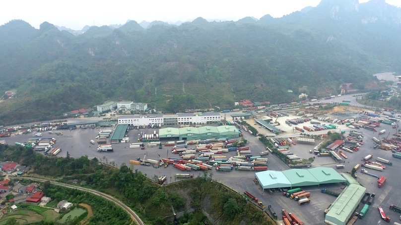  Trucks queing at a bordergate in Lang Son province, northern Vietnam. Photo courtesy of Phap Luat (Laws) newspaper.