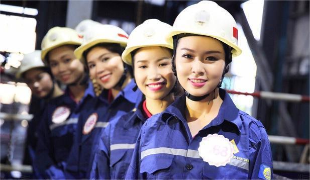 Vietnam's workforce aged 15 and above was 53 million people by the end of 2024. Photo courtesy of the government's news portal.