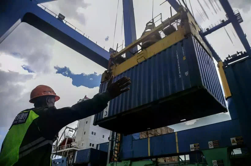  The unloading activities at the Ahmad Yani port in Ternate, North Maluku, Indonesia. Photo courtesy of Antara.